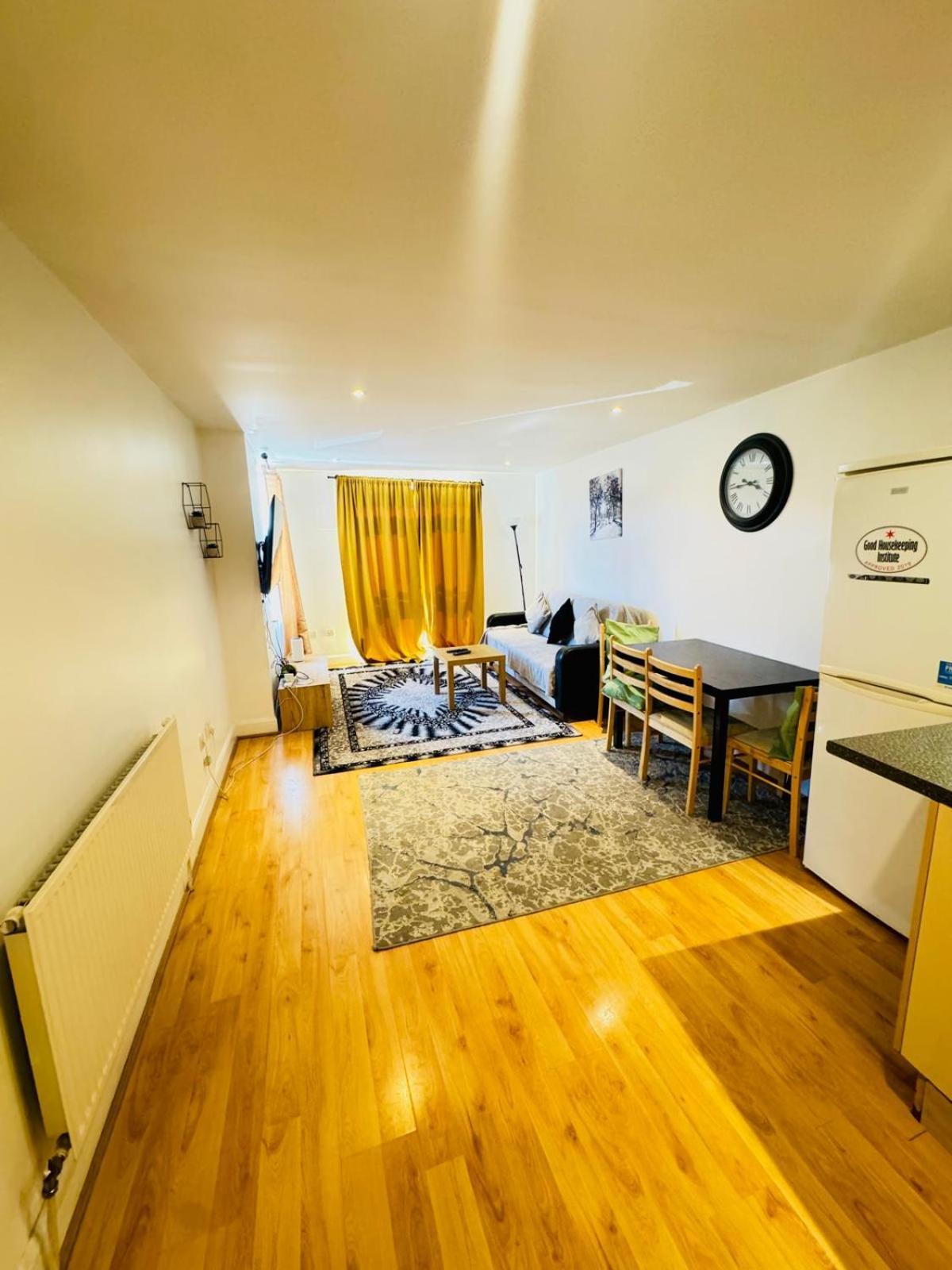 Fabulous Apartment In Kilburn London Exterior photo